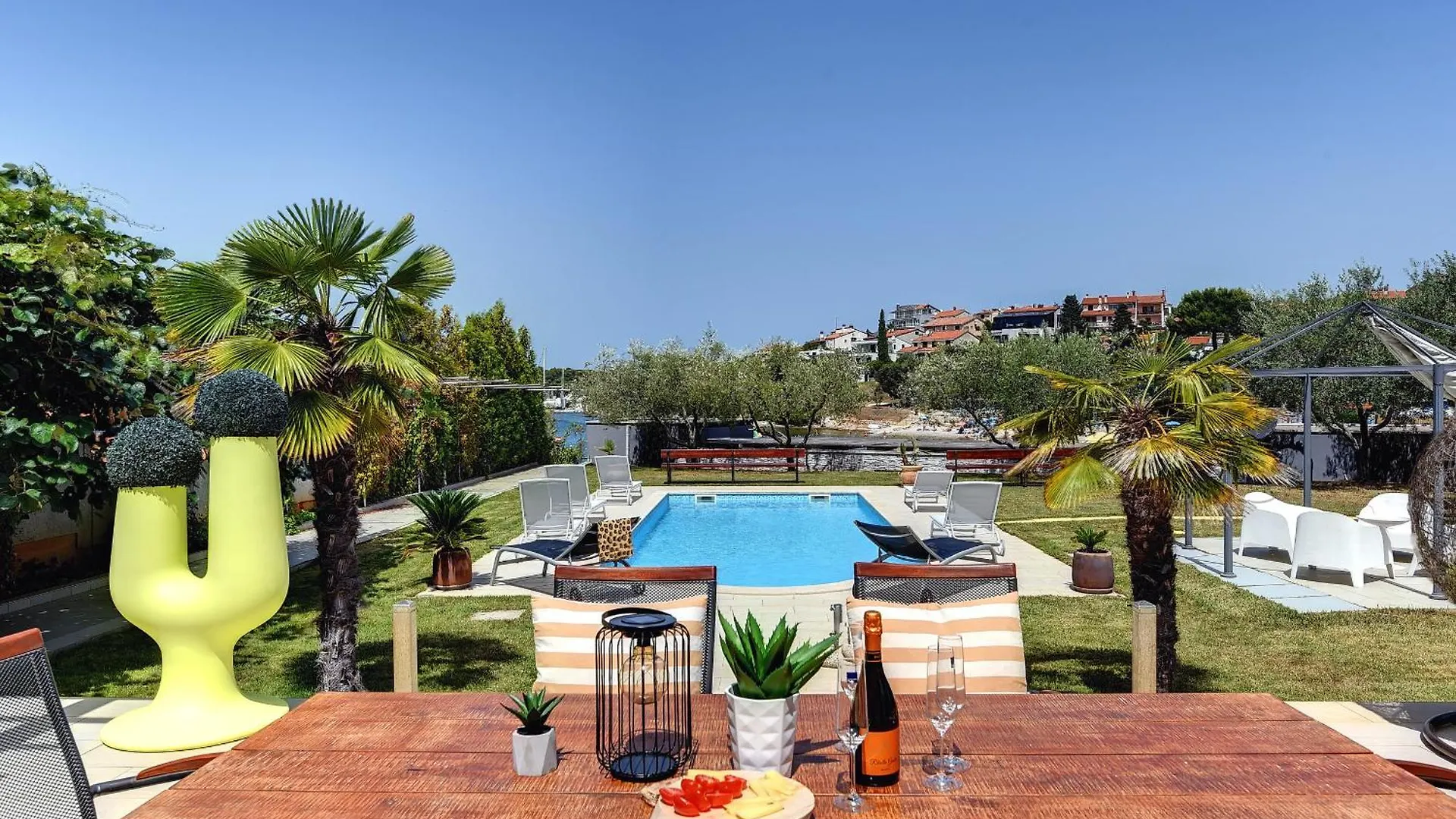 Villa Contessa Del Mar In Pula For 7 People Only 200 Meters From The Beach & Pet Friendly Hırvatistan